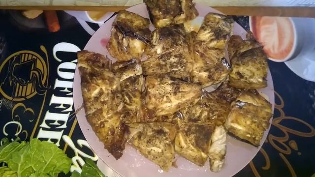 Скумбрия в духовке на гриле и бомбезный салат смотреть онлайн