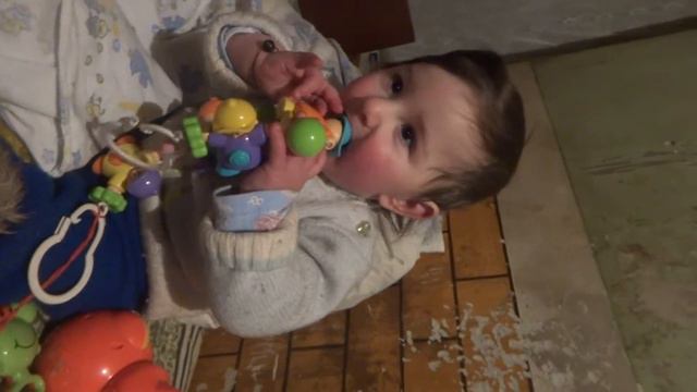 реакция ребенка на чихание смотреть онлайн