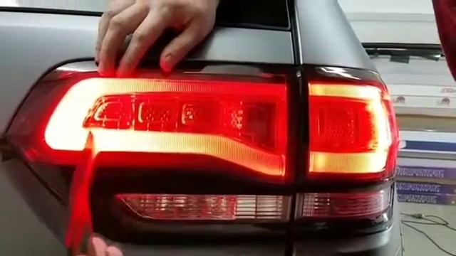 Тонировка фар пленкой на SRT8 смотреть онлайн