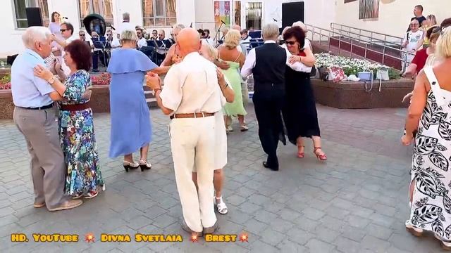 Вот такой предстоял вечер! Вечер песен и танца! This was such an evening! смотреть онлайн