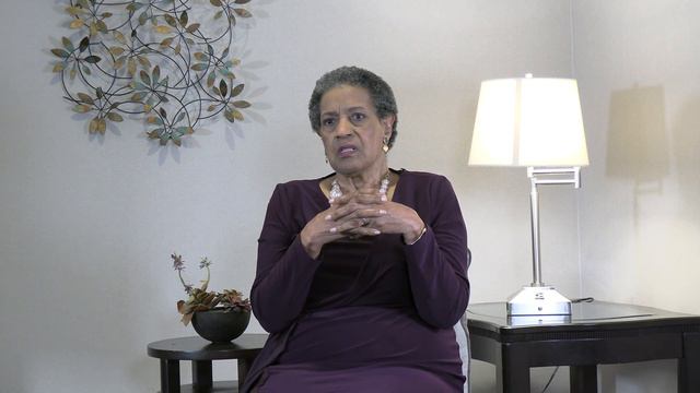 Myrlie Evers, the wife of Civil Rights leader Medgar Evers talks about Medgar. смотреть онлайн