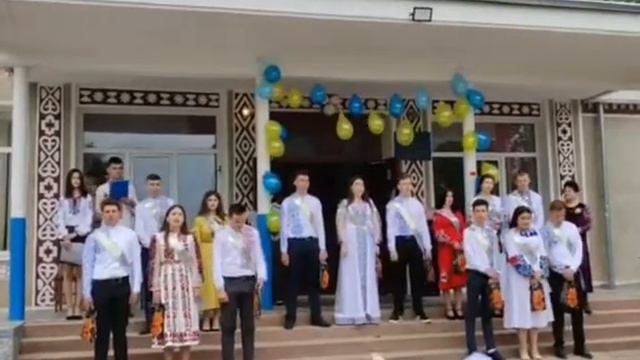 пісня випускників Великочорнокінецької школи смотреть онлайн