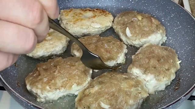 Вкусный ужин.Аппетитные котлетки с подливой. смотреть онлайн