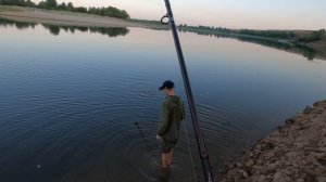 ОЧЕРЕДНАЯ РЫБАЛКА ПРИНЕСЛА РЕЗУЛЬТАТЫ. ЛОВЛЯ САЗАНА В ИЮЛЕ НА АХТУБЕ. Рыбалка на фидер с ночевкой