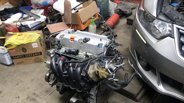 Демонтаж двигателя Хонда Аккорд. Dismantling of the Honda Accord engine. смотреть онлайн