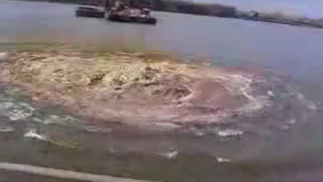 Глубинный подводный взрыв смотреть онлайн