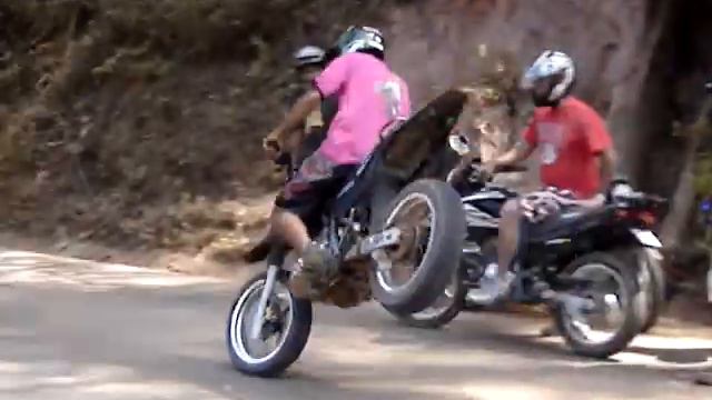 Bob na alta curvando... смотреть онлайн