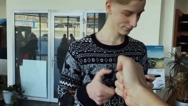 Тусовка в автосалоне LEXUS смотреть онлайн