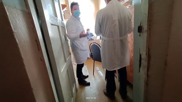 Зам по мед Щигровской ЦРБ требует одеть маску, а его коллега рядом без маски 😁⚡🤫🔥 смотреть онлайн
