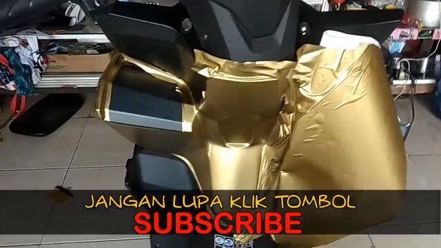 Merubah warna honda VARIO 160 Hitam menjadi Doff GOLD Oracal di gubuk stiker cibinong смотреть онлайн