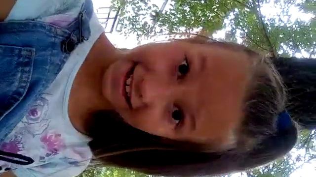 Съела 6 жевачек !!!!Жжёт это пипец!!!После съёмак опух язык!!! смотреть онлайн
