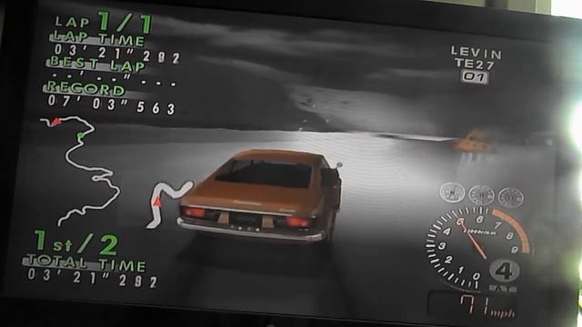 Toyota Corolla Levin TE27 vs. Mitsubishi Lancer GSR IC Turbo in White Steps смотреть онлайн