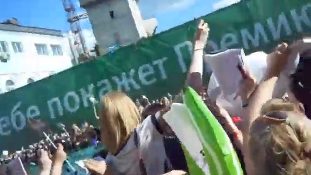 Tokio Hotel 3/06/11 Красная дорожка,раздача автографов смотреть онлайн