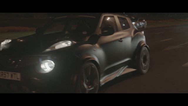 The Nissan Juke-R - Street lights driving experience смотреть онлайн