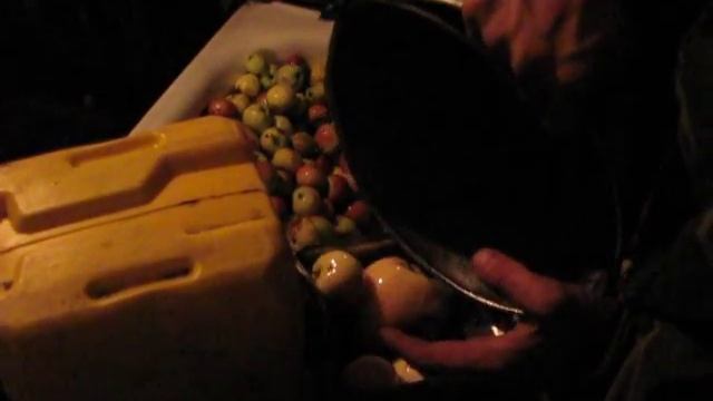 Тертка для яблук на сік своїми руками / Терка для яблок на сок своими руками смотреть онлайн