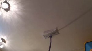 Отмываю натяжной потолок от сажи