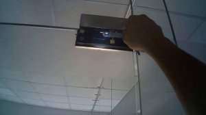 открываем замок стеклянной двери