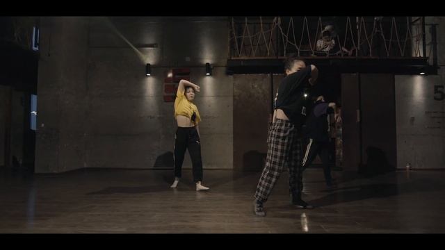 Ariana Grande - One Last Time - Choreography by Flora смотреть онлайн