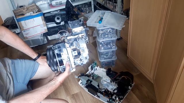 Epson eh-tw9200 (Home Cinema 5030UB) взгляд изнутри смотреть онлайн