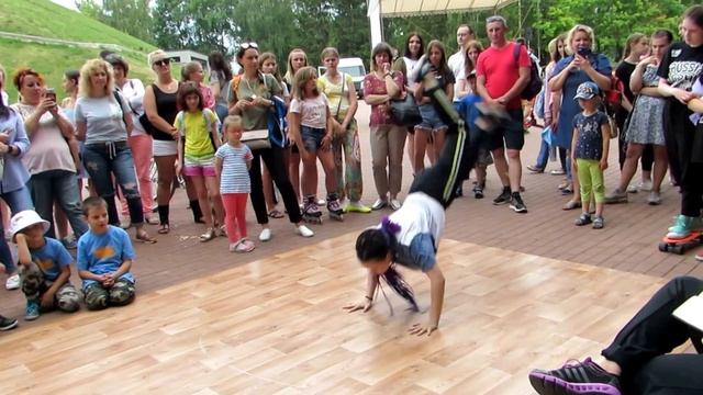 Life Street 2018 Дана) смотреть онлайн