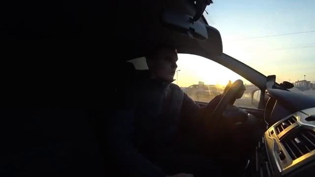 Таксист объяснил пассажирам как себя нужно вести в машине ? смотреть онлайн