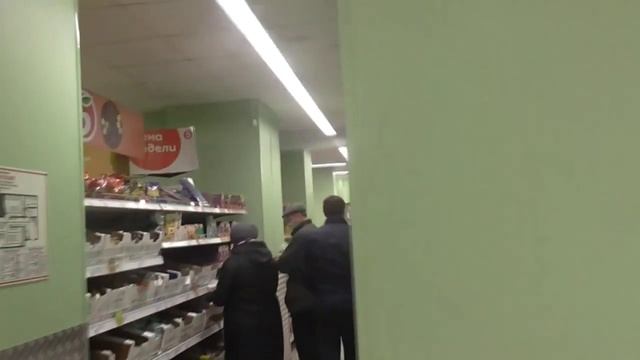 ?#1 ОДИЧАВШАЯ ПАРАШНИЦА УСТРОИЛА ДРАКУ И ДЕБОШ смотреть онлайн