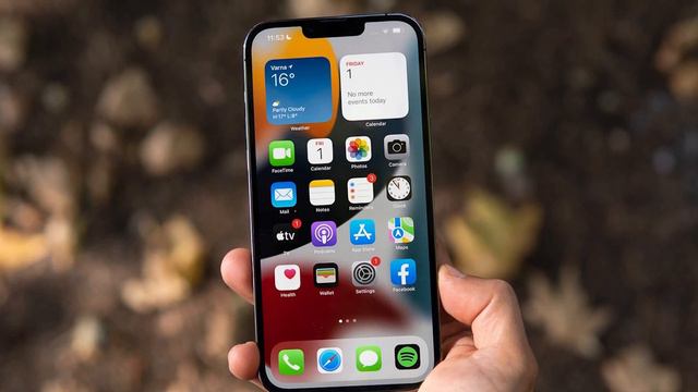 iPhone 13 Pro Max Vs iPhone 14 Plus: Which One is the Better Buy? смотреть онлайн