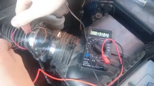 Замер вольтажа на ДМРВ Tucson 2,7