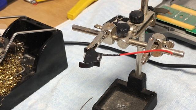 Sony DSR-250P Internal Battery Replacement смотреть онлайн