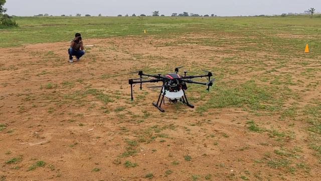 Heavy Lift Agriculture Spraying Drone Flite test #drone #agriculture смотреть онлайн
