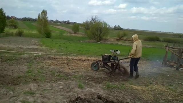 Мотоблок с бензопилы Урал смотреть онлайн