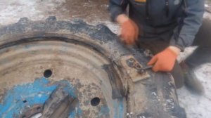 РЕМОНТ КОЛЕСА В ТРАКТОРЕ