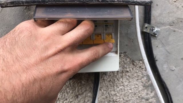 Сарай для свиней// электричество в свинарнике смотреть онлайн