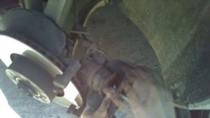 Как поменять передние тормозные колодки на Ауди А6 С6