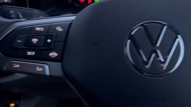 Approved Used Volkswagen Multivan Style Standard 150 PS 2.0 TDI | Oldham Volkswagen Van Centre смотреть онлайн