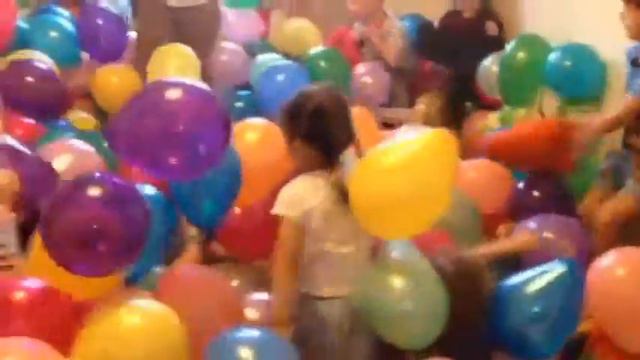 В "Детской Академии Анастасии Бондарь" день смеха! смотреть онлайн