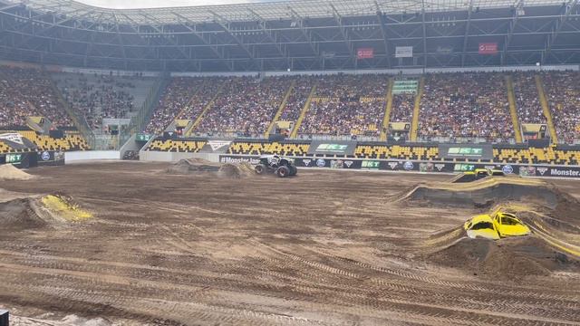 Highlights Monster Jam 2023 Dresden смотреть онлайн