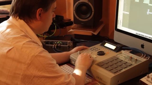 Chris Wonderful Moment in studio смотреть онлайн