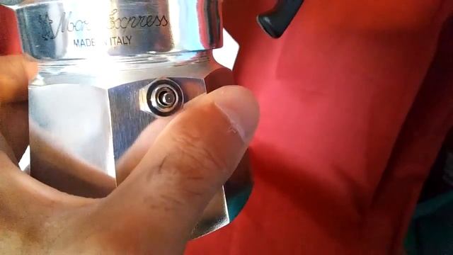 Italian Bialeetti Expresso Maker Unboxing смотреть онлайн