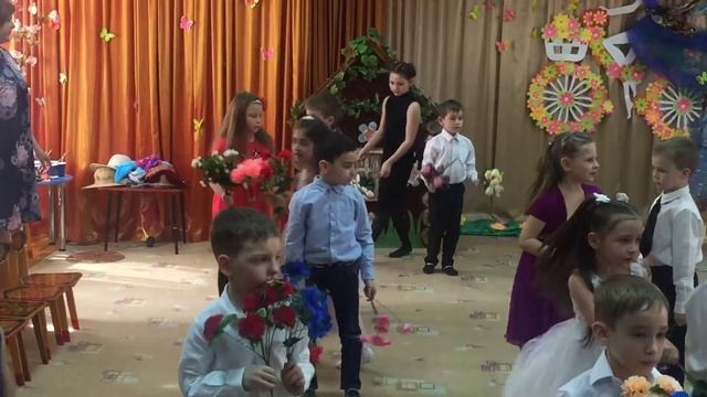 06.03.2020 Танец с цветами смотреть онлайн
