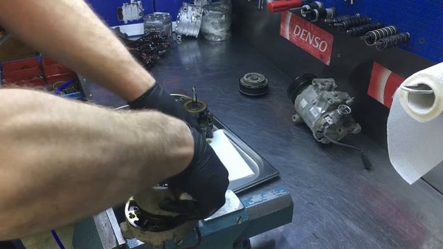 Volkswagen Multivan. Почему сломался компрессор кондиционера БУ. смотреть онлайн