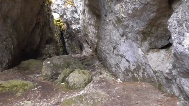 Путешествие на Север. Часть III. Скалы, гроты, пещеры реки Сосьва. На Соболе 4х4 с АКПП. смотреть онлайн
