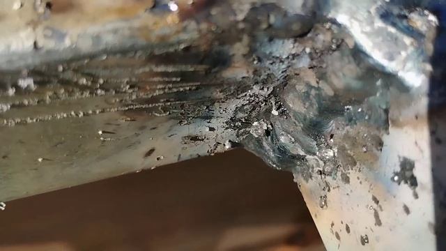 Сегодня сварка вертикального шва и нижнее положение с большим зазором.