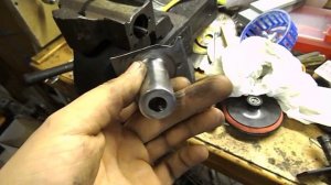 Новая гайка для винта тисков, ремонт тисков на токарном станке