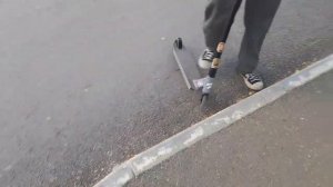 КАК СКОЛЬЗИТЬ НА САМОКАТЕ?|ОБУЧАЛКА