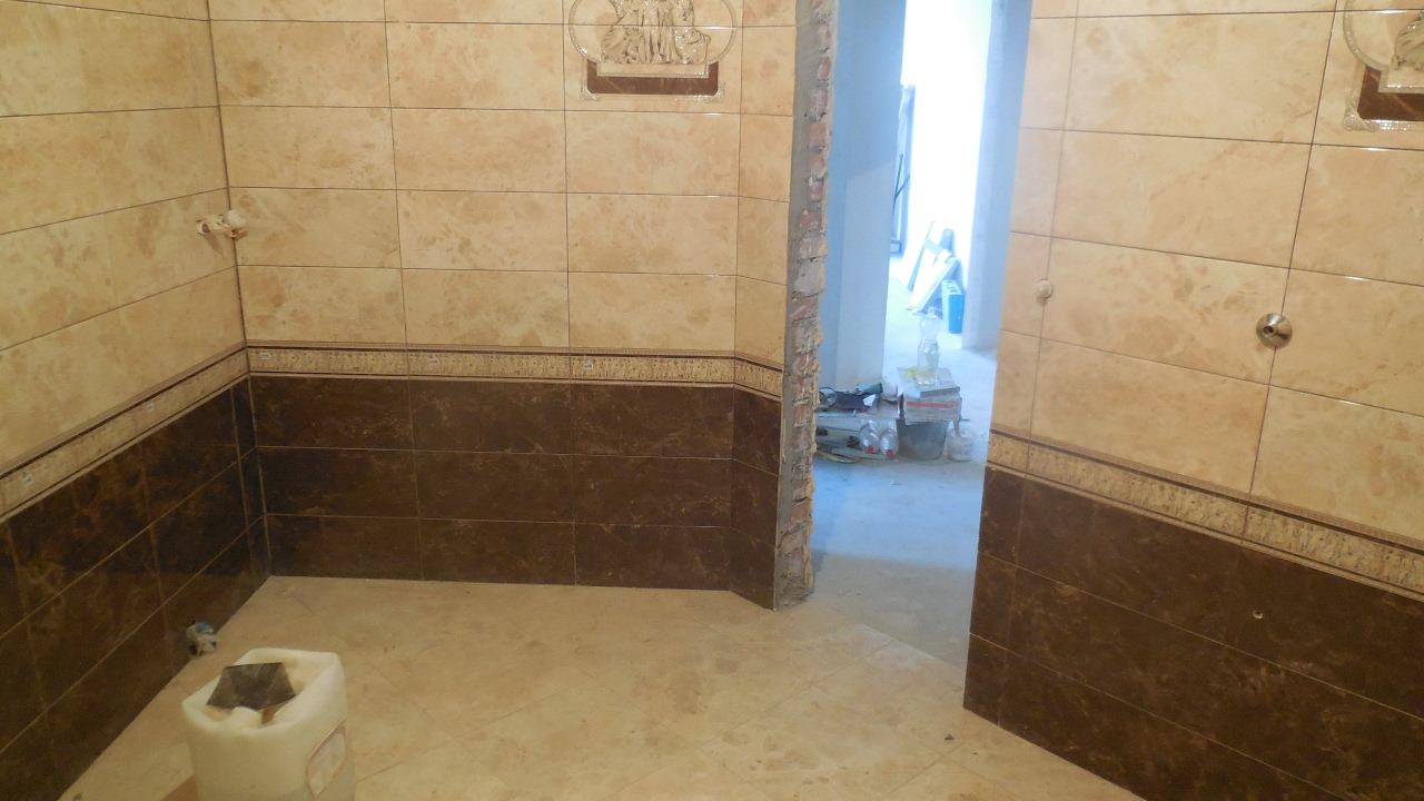 КАК выложить КАФЕЛЬ вокруг ДВЕРЕЙ, СПОСОБЫ укладки ПЛИТКИ вокруг дверей, плитка двери смотреть онлайн