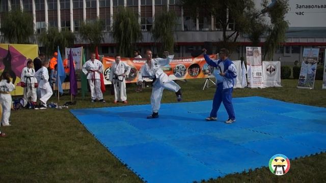 Показательные выступления по Taekwondo ITF(Тхэквондо) - Ju Che on the Holiday of Minsk смотреть онлайн