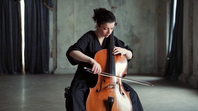 Miriam Prandi plays #Bach, #Suite No. 6 in D Major, BWV 1012 #cello #calmamanagement смотреть онлайн