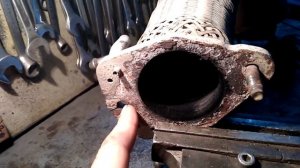 замена обломанной шпильки глушителя