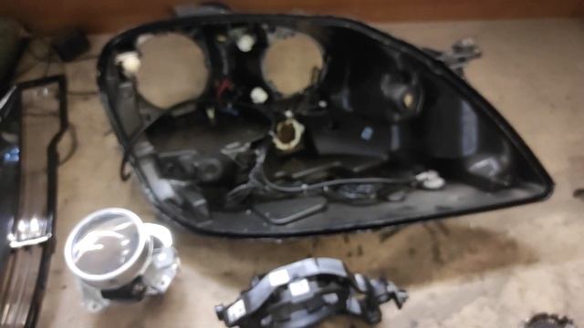 Как улучшить свет фар на Mercedes Benz ML350 W164, тюнинг фар установка Bi Xenon Hella 5R смотреть онлайн